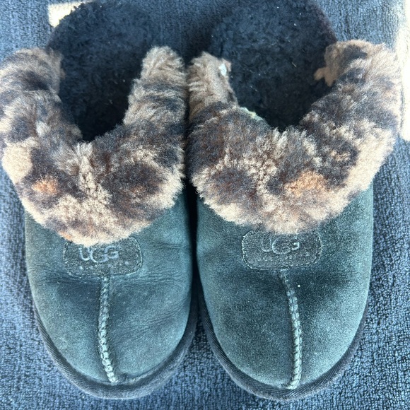 UGG woman’s black suede slippers with Faux Fur Trim size 7 - Picture 4 of 11